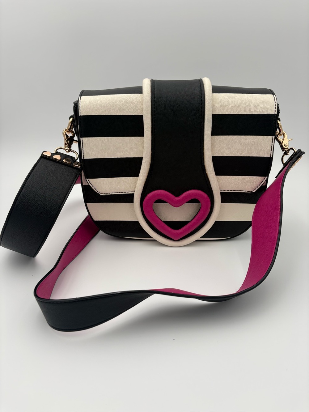 🖤💗 Betsey Johnson Crossbody Bag 💗🖤